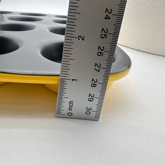 Enameled Cast Iron 12 Muffin Pan Yellow EUC heavy Non Stick cupcake pot mini pie - Picture 4 of 14